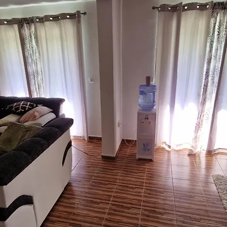 Najla House With A Swimming Pool アパート